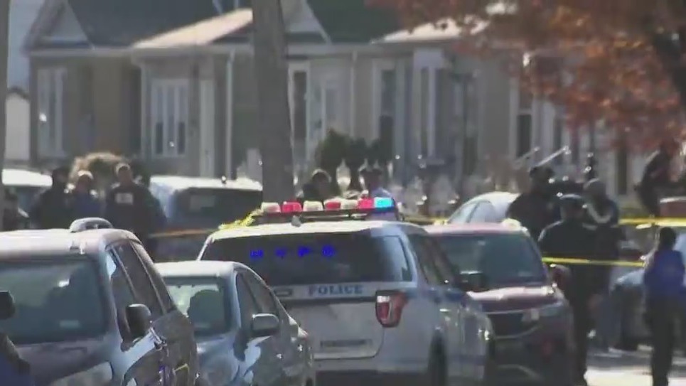 Man charged with murder after 3 people stabbed to death in Queens: NYPD ...