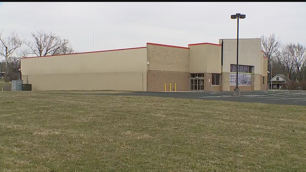 Youngstown repurchases closed grocery store