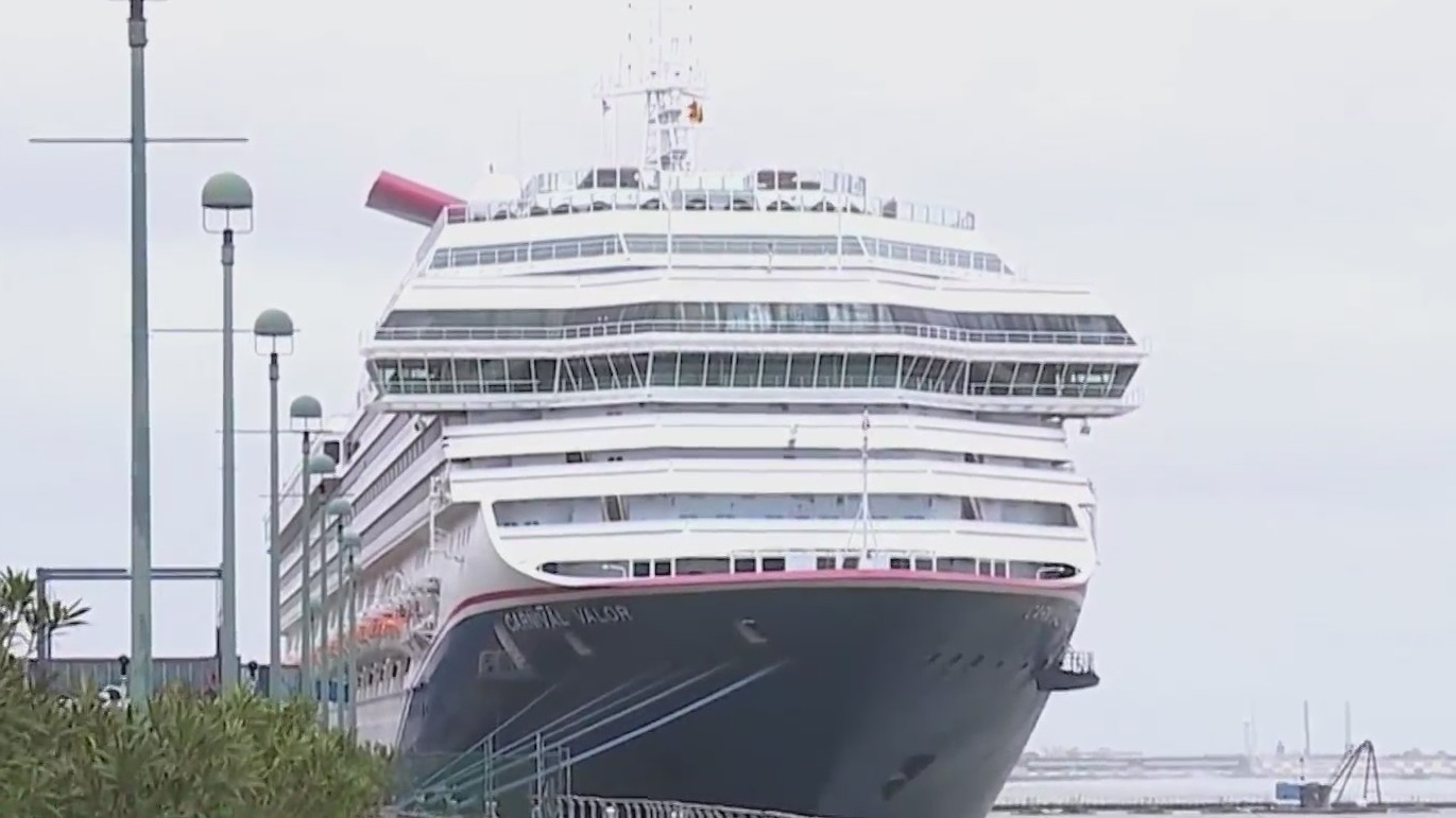 Man goes overboard from Carnival cruise ship in Gulf of Mexico | Rush ...