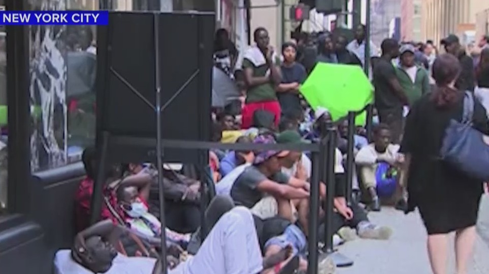 ‘We need to get control of it’: NYC grapples with influx of migrants ...