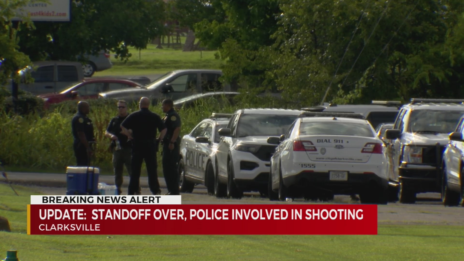 Officer injured after hours-long standoff in Clarksville – WKRN News 2