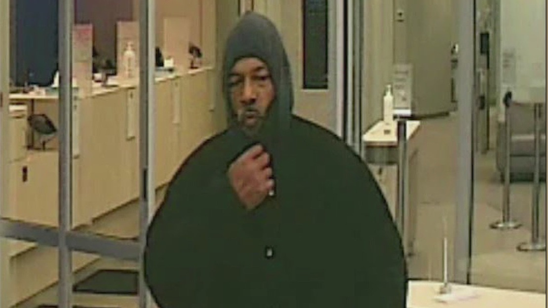 FBI search for man who robbed 3 downtown banks – WGN-TV