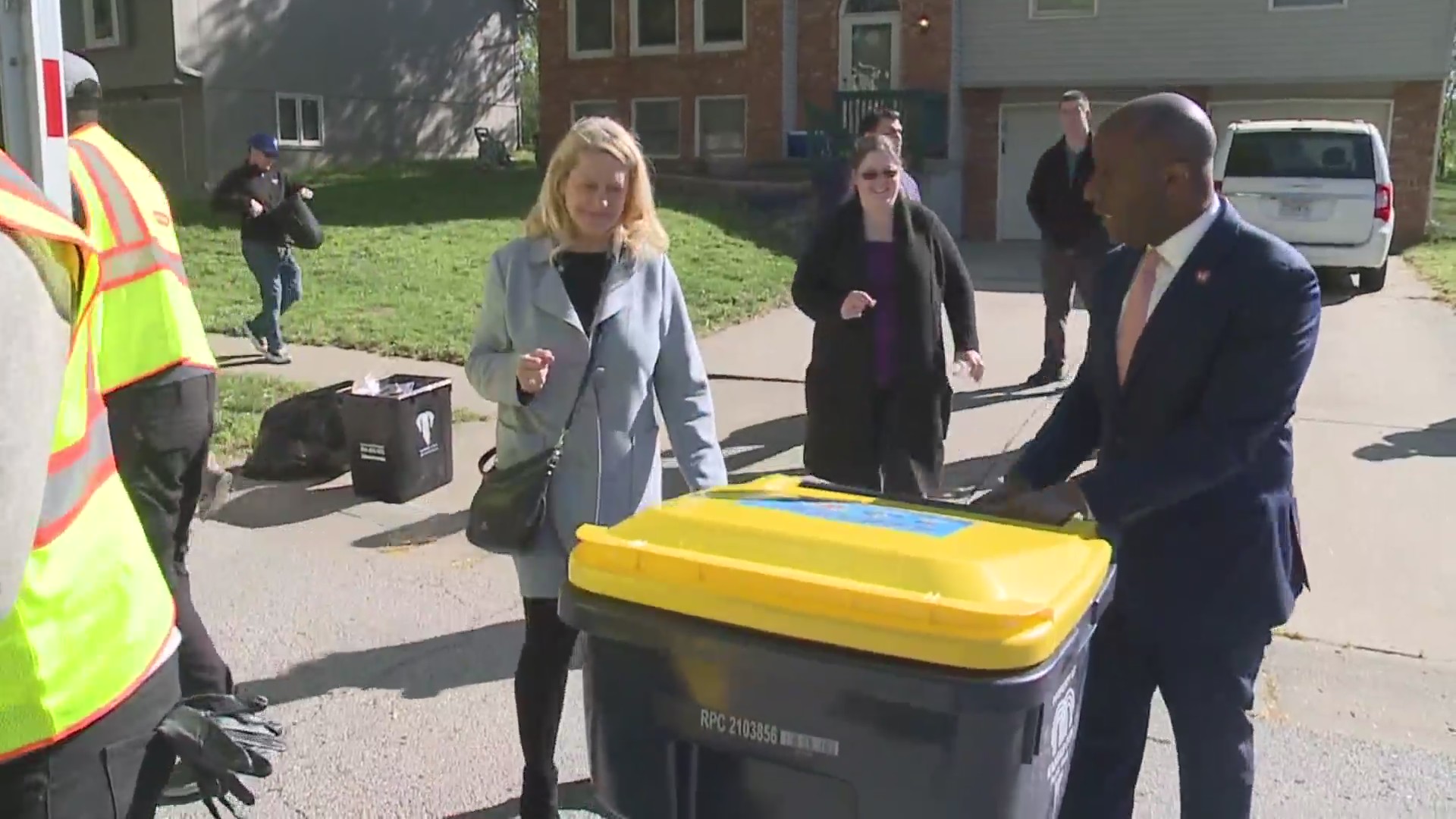 Kansas City begins delivering recycling bins to homeowners FOX 4