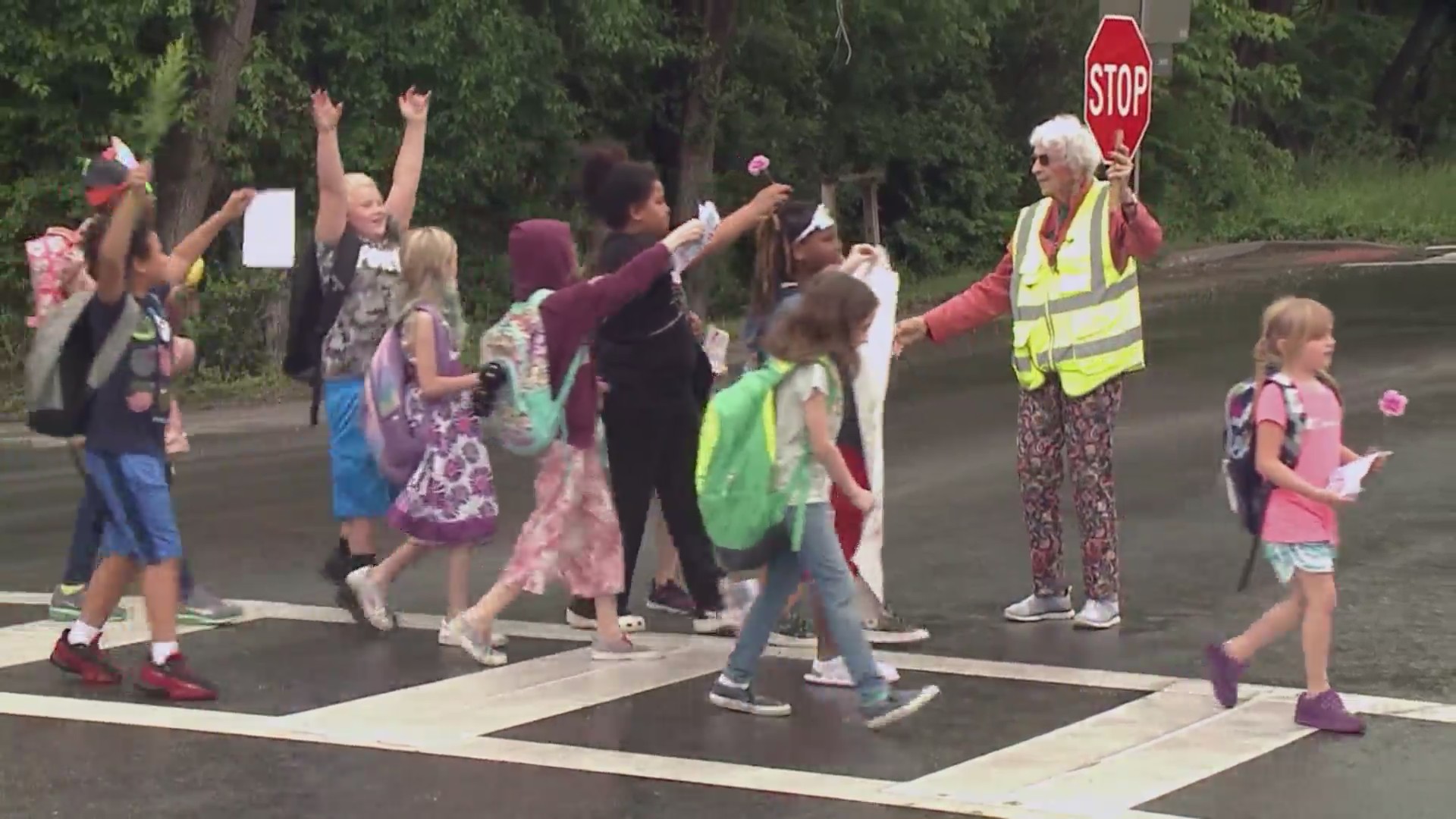 Missouri crossing guard retiring after 55 years surprised by students